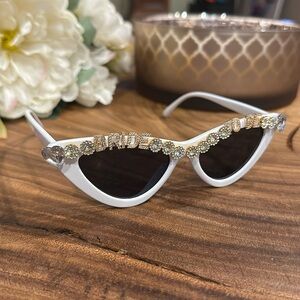 Bride to Be rhinestone sunglasses